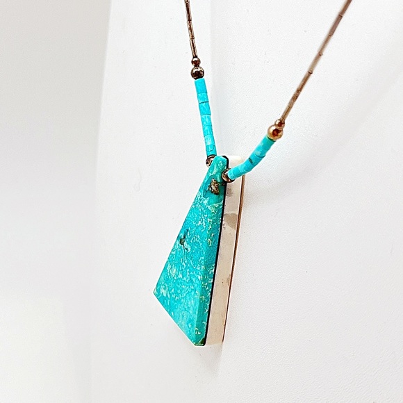 Vintage Triangular Turquoise and White Fossil Coral on Heishi Chain, Zuni (?) - Picture 3 of 9